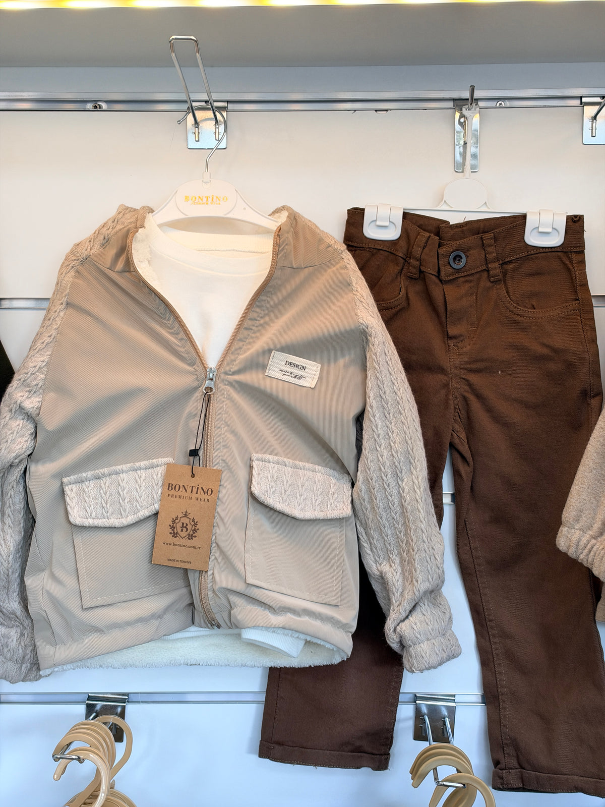 Jongens 3-Delige Set met Longsleeve, Gebreid Vest & Broek – Beige/Bruin