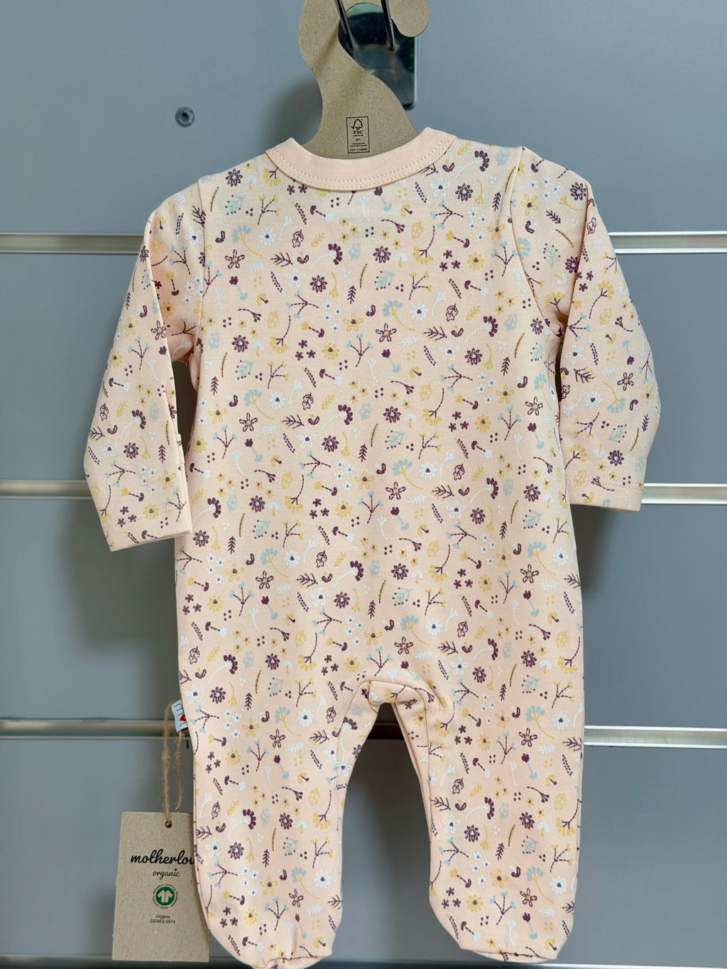 Boxpakje met Voetjes – Zachte Bloemenprint