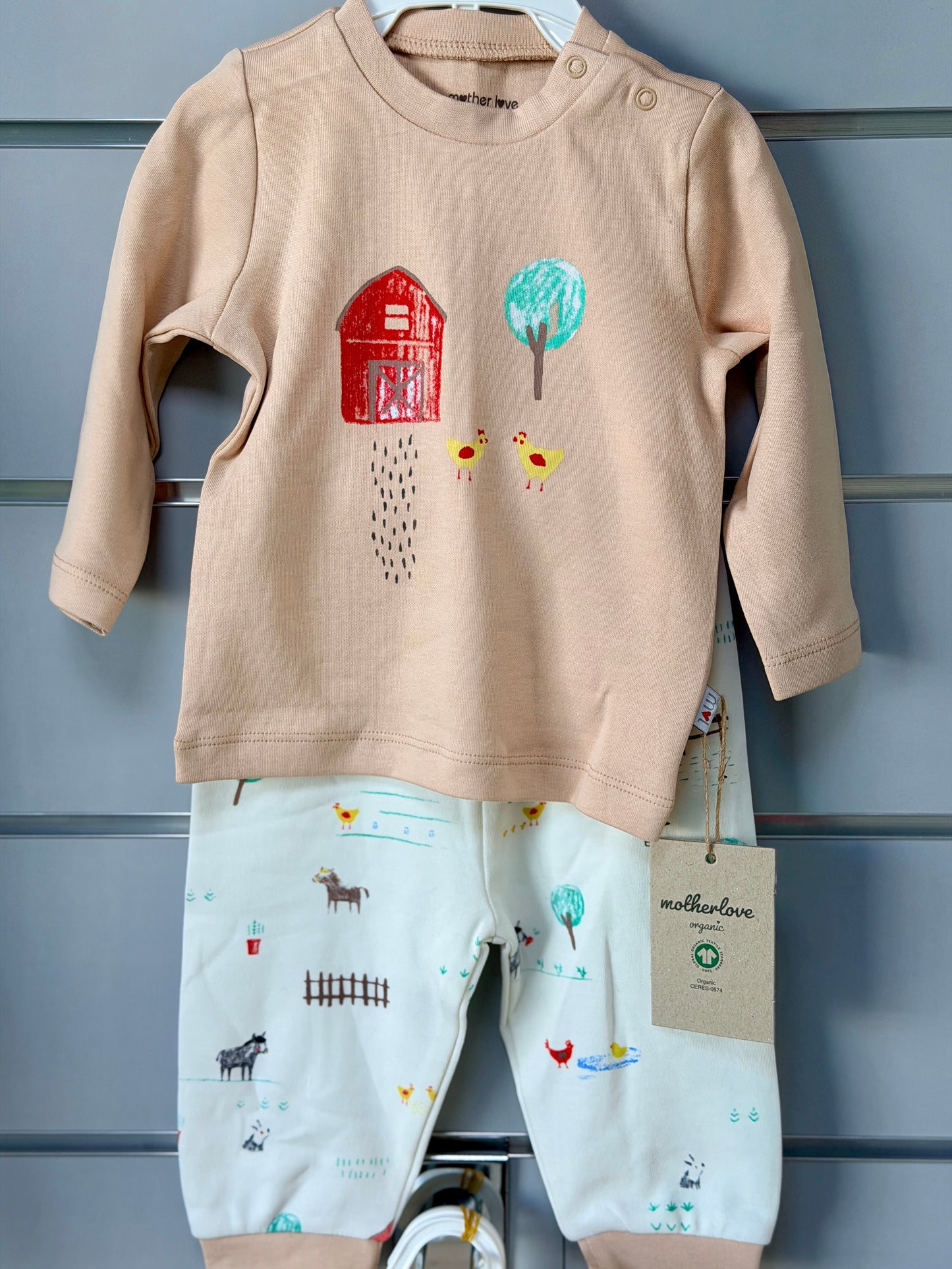 Pyjama Set – Boerderijprint met Beige Top