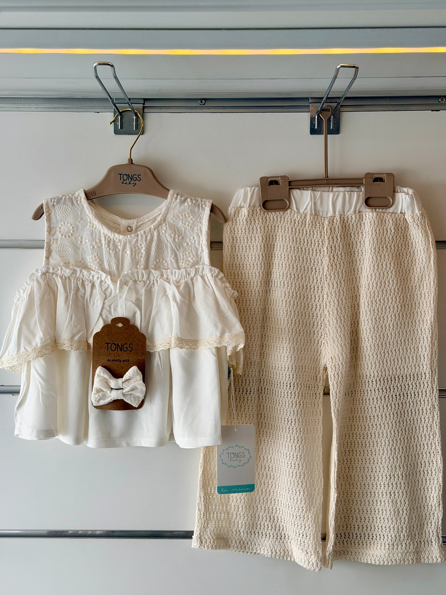 Tongs Luxe Baby Jurk met Haarband – Cream